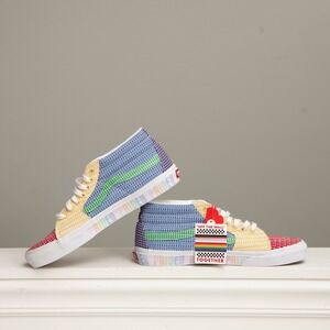Vans Sk8 Pride Sz 11.5 NEW! Mid Top Sneakers Rainbow LGTBQ Colorblock Streetwear